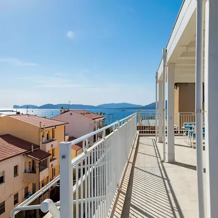 Lovealghero Stanze In Attico Vista Mare Apartmán Alghero