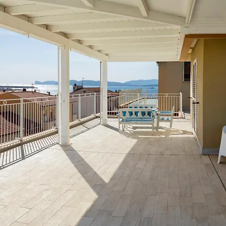 Lovealghero Stanze In Attico Vista Mare * アルゲーロ