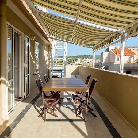 アパート Lovealghero Stanze In Attico Vista Mare アルゲーロ